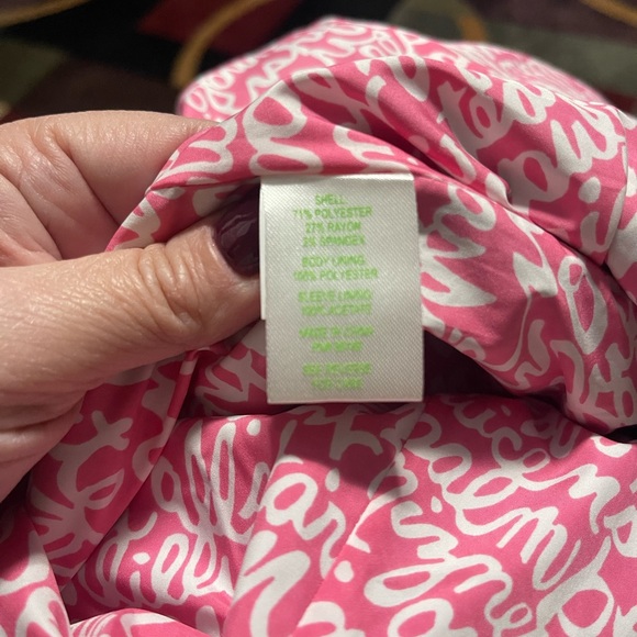 Lilly Pulitzer Leighton black blazer in XL.  Lilly Pulitzer pink logo inside. - Picture 7 of 12
